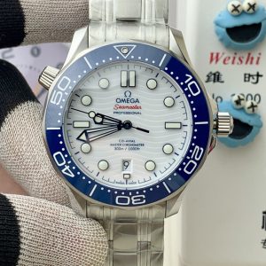 OR Factory is set to launch a new chapter in re-creating legendary timepieces. This cutting-edge Omega Seamaster 300M series watch is crafted from imported 316L stainless steel, featuring a bezel made of Korean high-density ceramic adorned with white enamel diving scales.The dial, also crafted from polished ceramic, features laser-engraved wave patterns. The 42mm case boasts a finely brushed finish. ⚠️ The steel bracelet undergoes meticulous hand-polishing, grain by grain. As the first on the market to achieve authenticity, it features chamfered edges on the back, enabling interchangeability with genuine bracelets. The fluoro-rubber strap offers a smooth, substantial feel, and the lugs are compatible with both steel and rubber straps.⚠️ The sapphire crystal is produced using the Verneuil process (also known as flame fusion). With a Mohs hardness rating of 9, it ensures exceptional clarity at all times. ⚠️ Powered by an exclusively developed and customized replica 8800 integrated movement, tested for months to ensure stable quality.      Forged through adversity, crafted with dedication—dedicated to watch enthusiasts.          OR